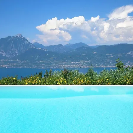 Gemmma With Pool *