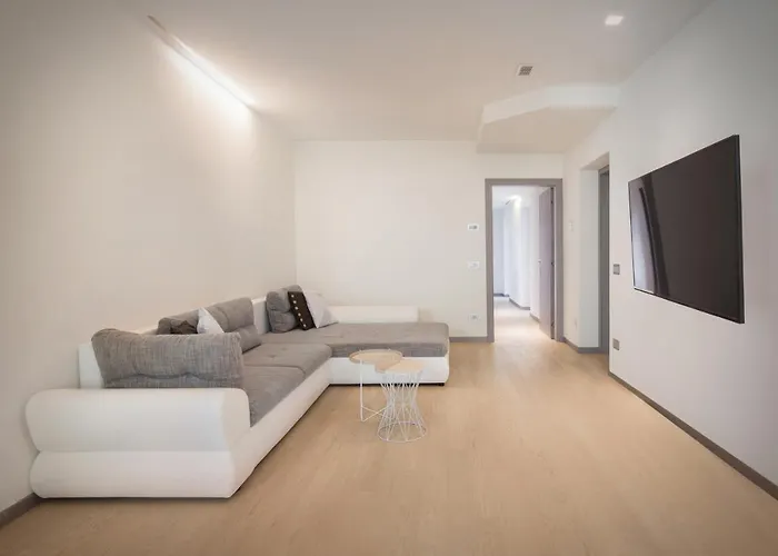 Villa Gemmma With Pool San Zeno di Montagna