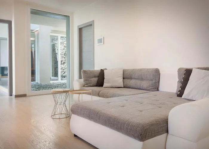 Villa Gemmma With Pool San Zeno di Montagna